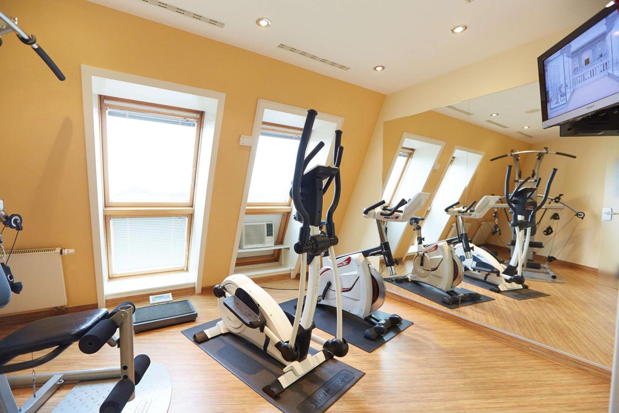 First Inn Hotel Цвиккау Экстерьер фото