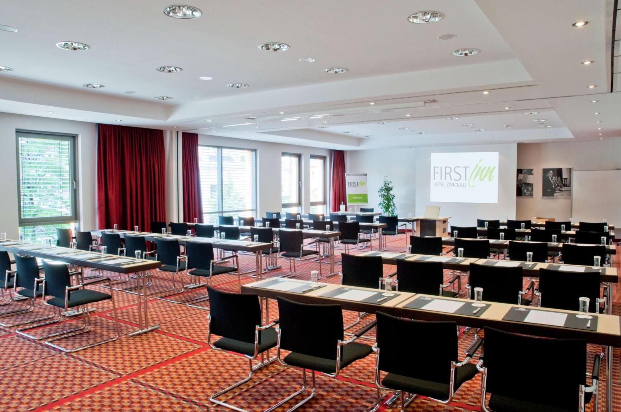 First Inn Hotel Цвиккау Экстерьер фото